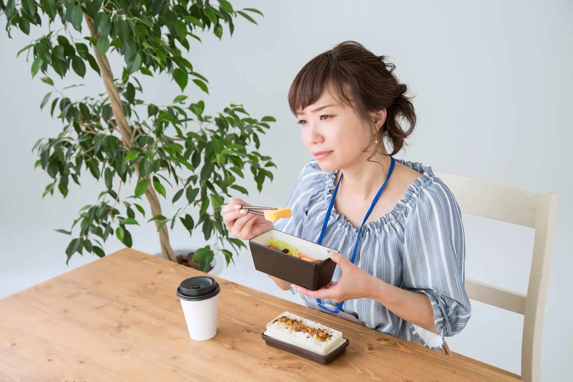 退職する女性